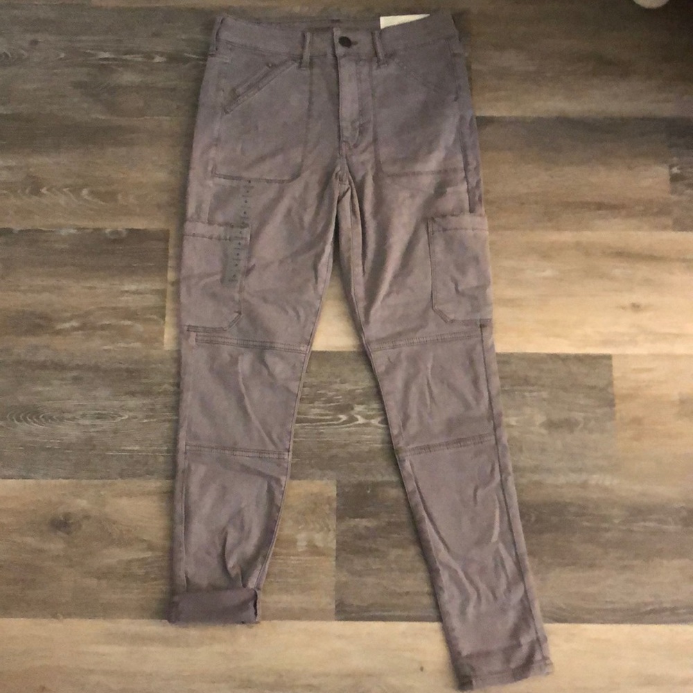 American Eagle super stretch size 6 cargo jeans